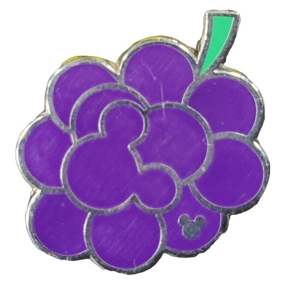 Disney Grapes Trading Pin Hidden Mickey Bunch Fruit Lapel Pin Brooch Badge Pin - Picture 1 of 6